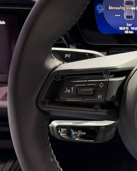 Macan Left Steering Mounted Controls