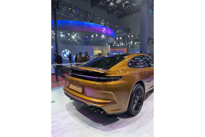 Porsche Panamera Right Rear Three Quarter