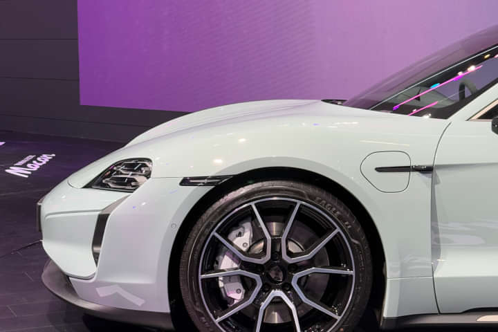 Porsche Taycan Front Fender