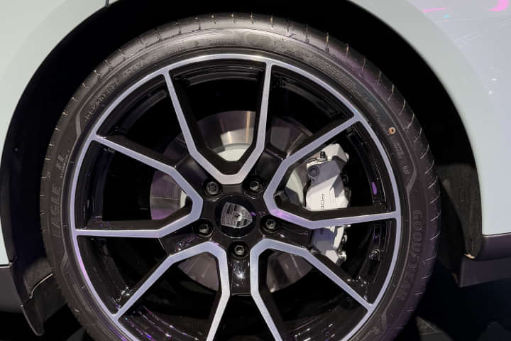 Porsche Taycan Wheel