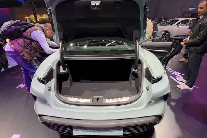 Porsche Taycan Open Boot/Trunk