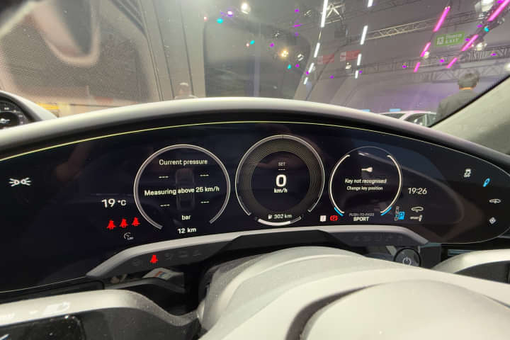 Porsche Taycan Instrument Cluster
