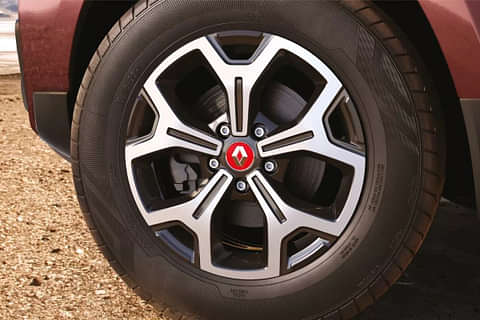 Renault Duster 1.5 Petrol RXS MT Wheels
