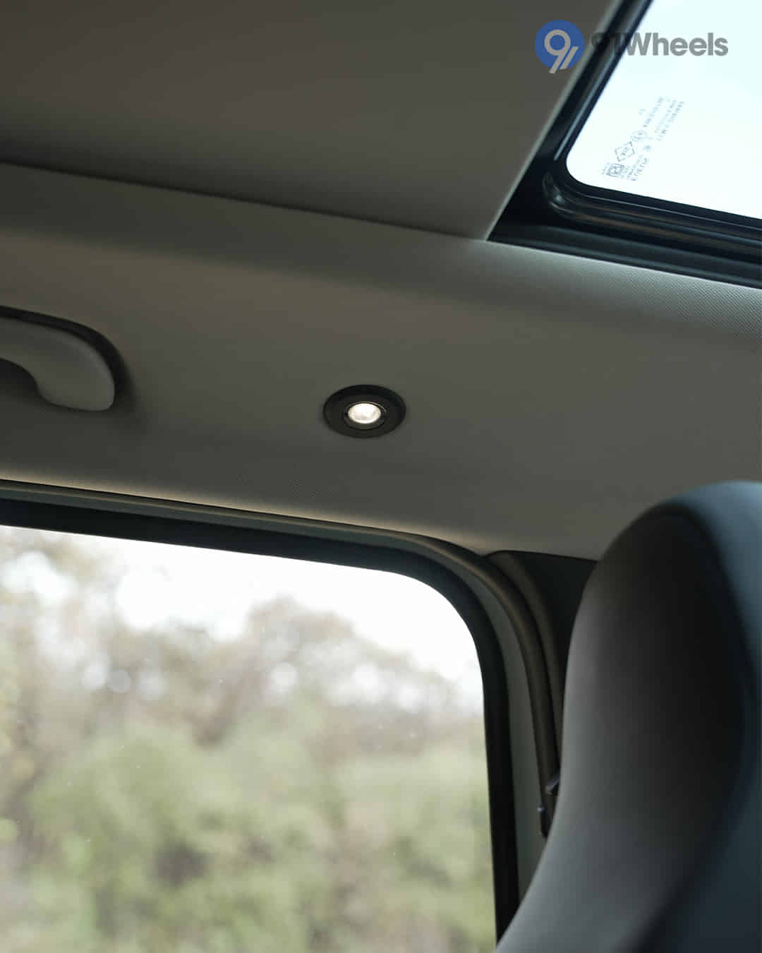 Rear Row Roof Mounted Cabin Lamps