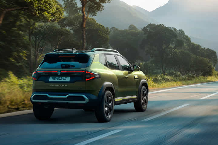 Renault Duster Right Rear Three Quarter Renault Duster Right Rear Three Quarter