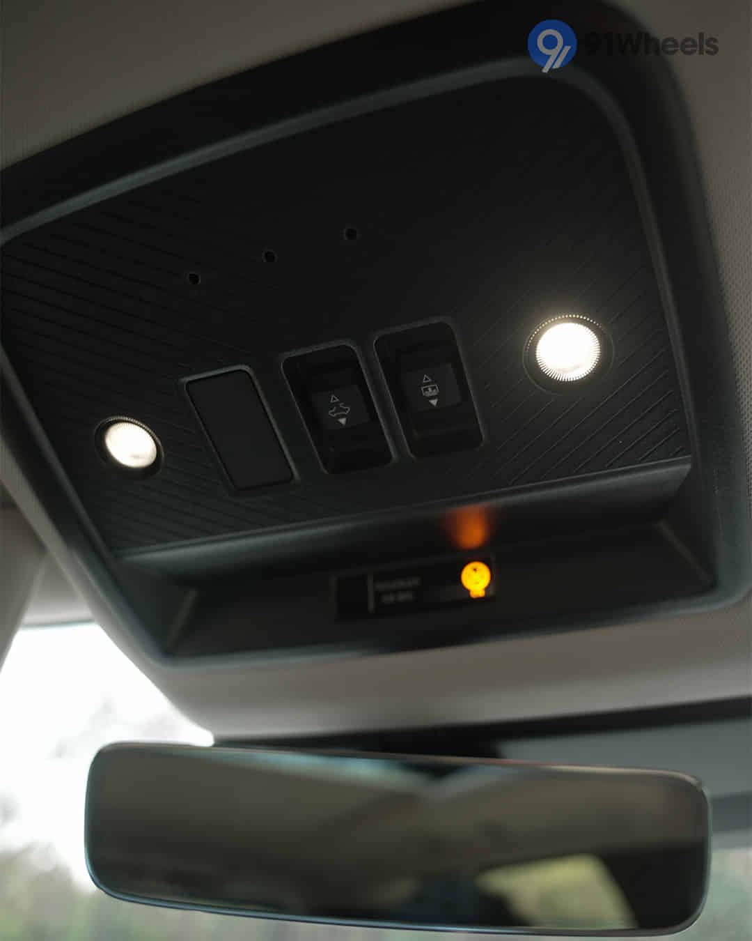 Roof Mounted Controls / Sunroof & Cabin Light Controls