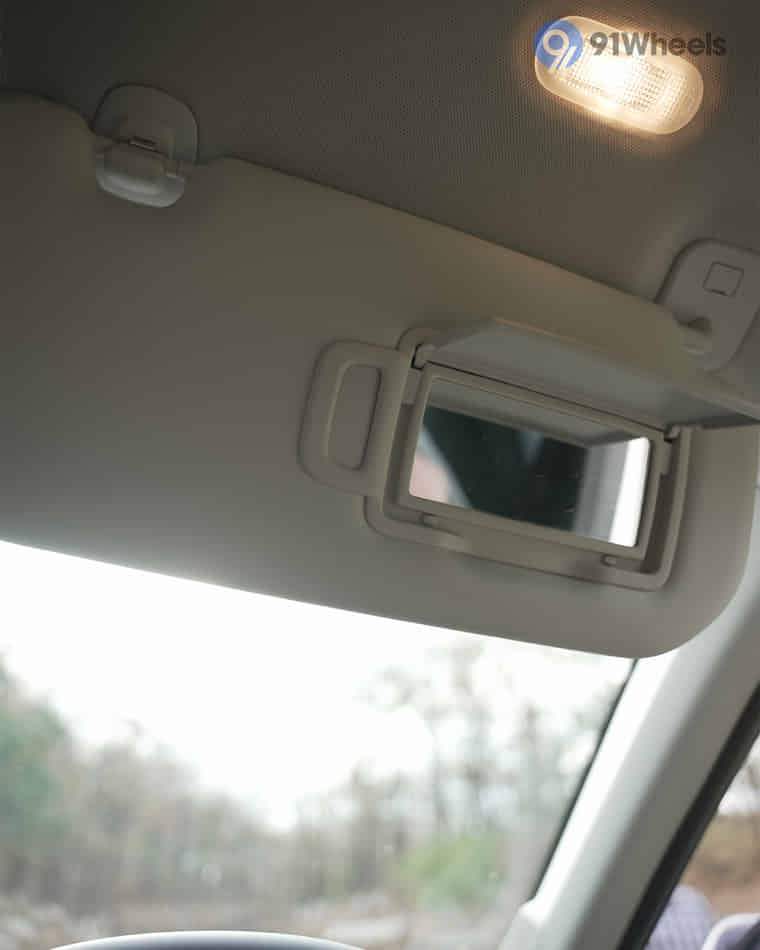 Dashboard & Front Cabin - 13