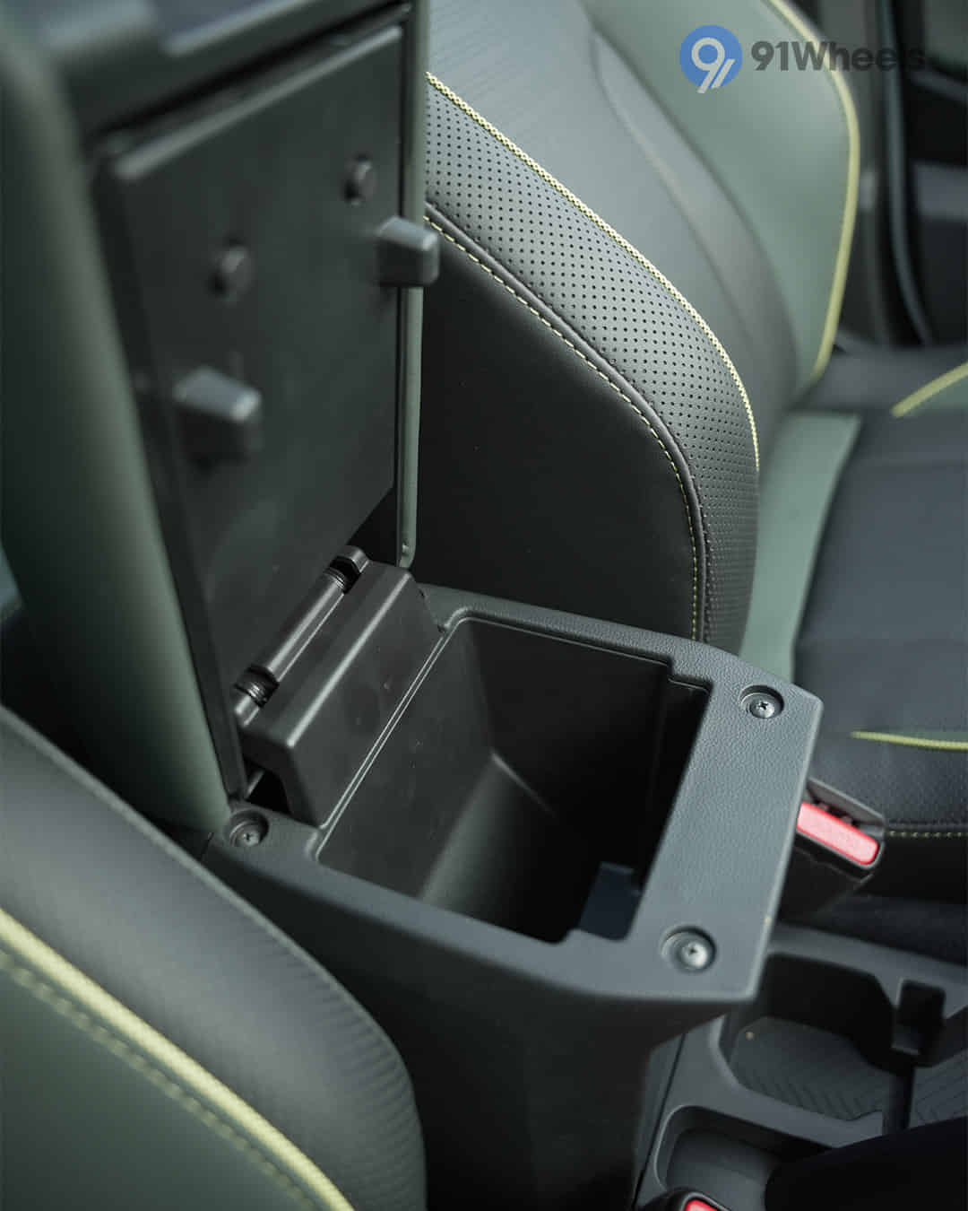 Front Centre Arm Rest Storage