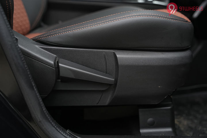Renault Kiger 2021-2025 Seat Adjustment for Driver