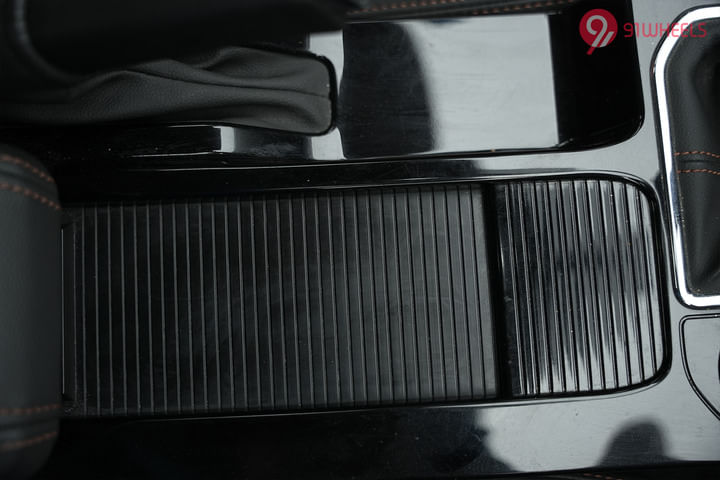 Renault Kiger 2021-2025 Front Centre Arm Rest Storage