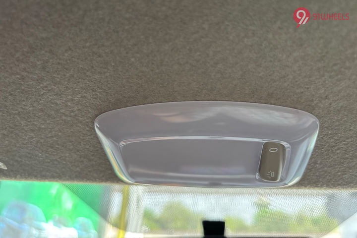 Renault Kiger 2021-2025 Roof Mounted Controls/Sunroof & Cabin Light Controls