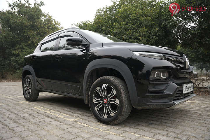 Renault Kiger Right Front Three Quarter