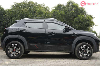 Renault Kiger 2021-2025 Right Side View Renault Kiger 2021-2025 Right Side View