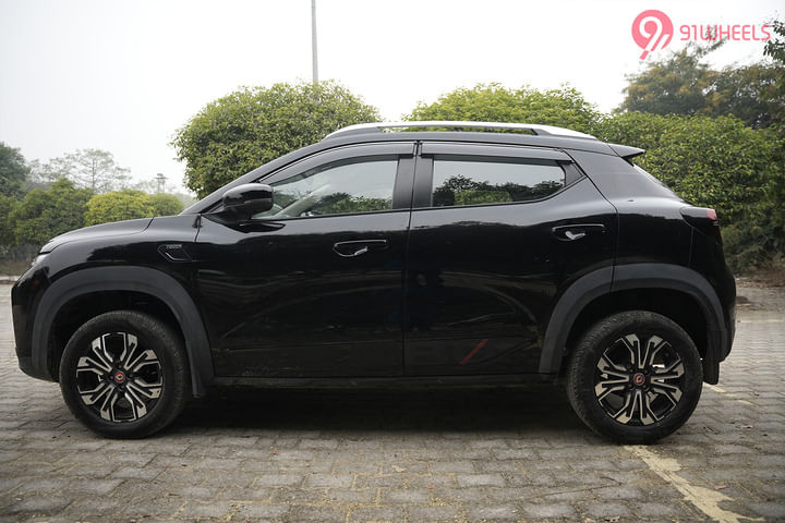 Renault Kiger 2021-2025 Left Side View