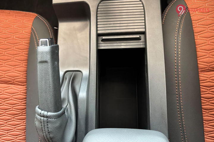 Renault Kiger 2021-2025 Cup Holders