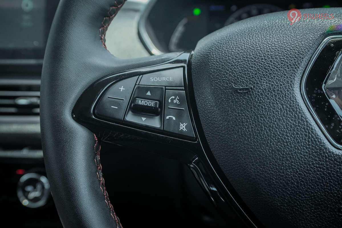 Renault Kiger Left Steering Mounted Controls