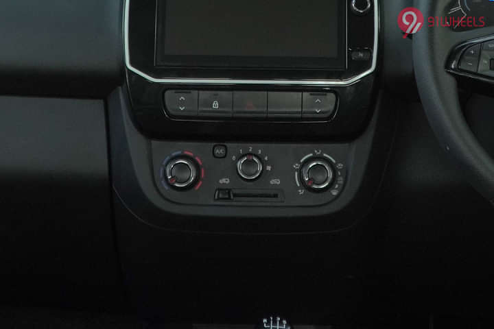 Renault Kwid AC Controls