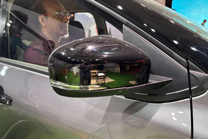 Renault Triber ORVM Blinker