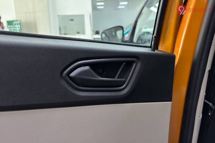 Renault Triber 2020-2025 Rear Door Pad Handle