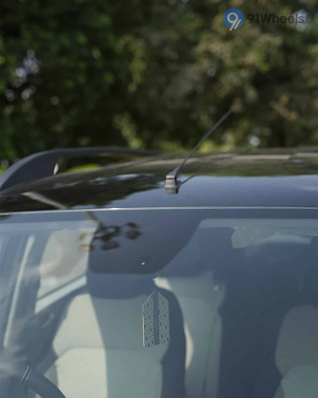 Front Windshield / Windscreen