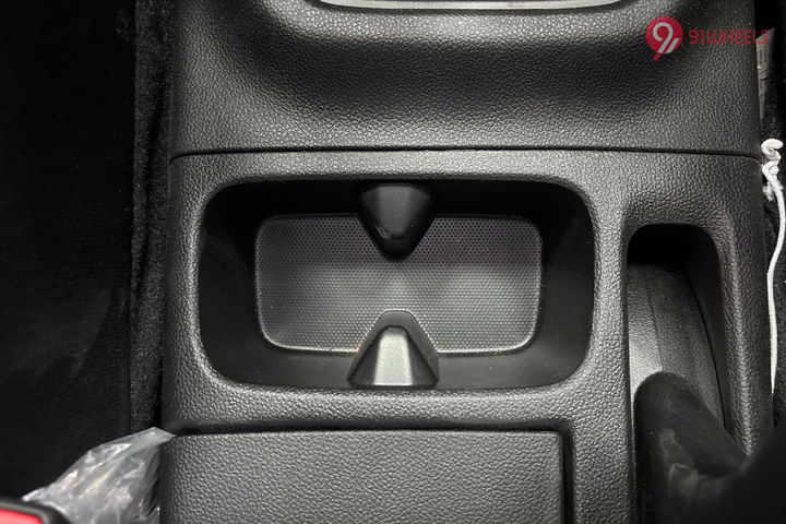 Renault Triber 2020-2025 Cup Holders