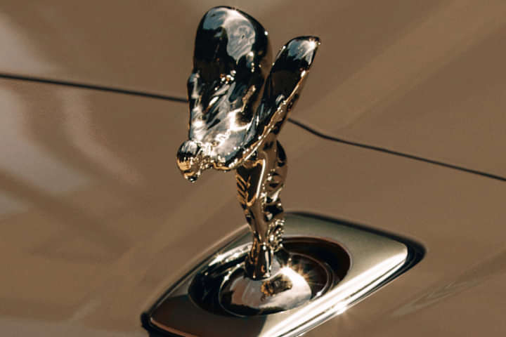 Rolls-Royce Cullinan front badge