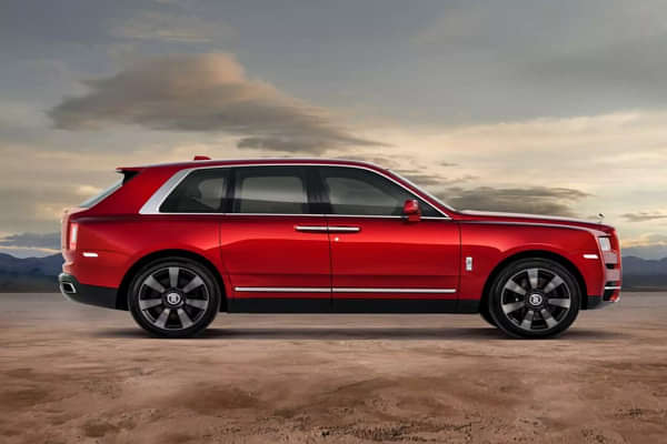 Rolls-Royce Cullinan Right Side View