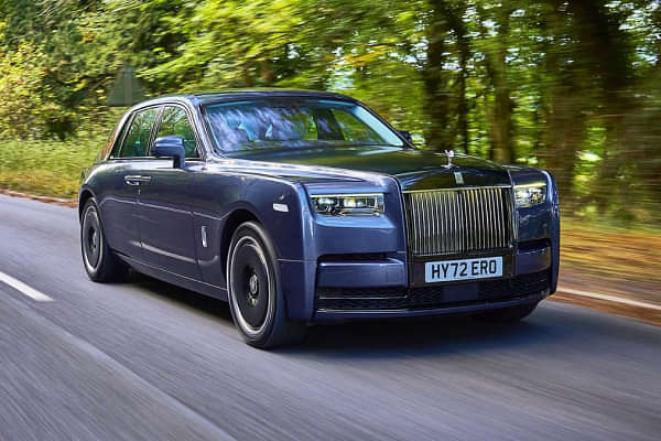 Rolls-Royce Phantom Right Front Three Quarter