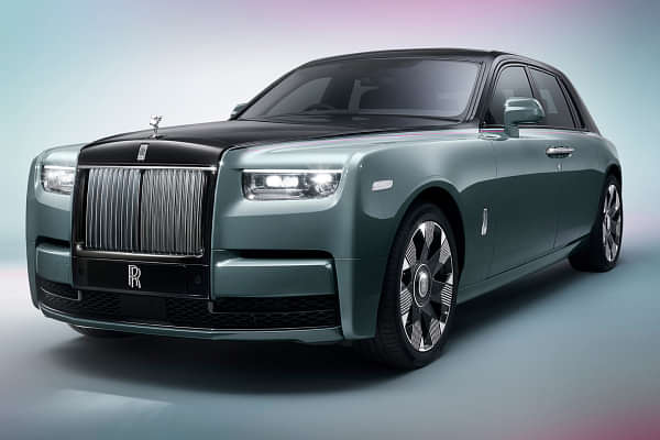 Rolls-Royce Phantom Left Front Three Quarter