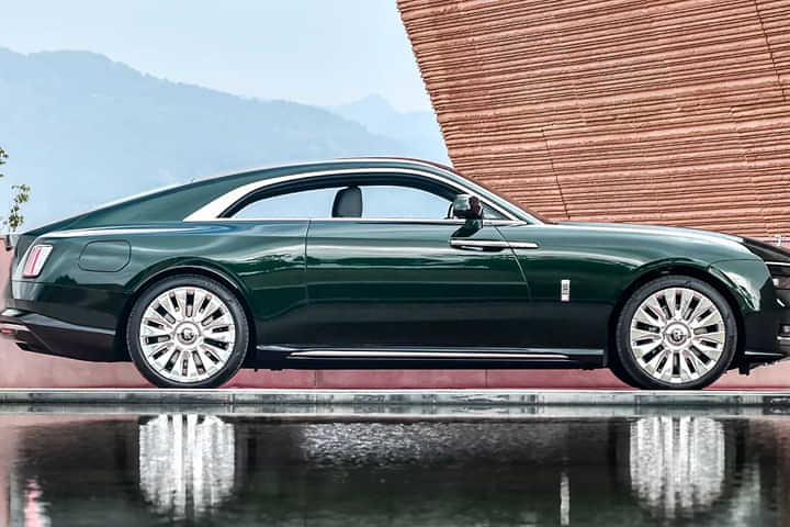 Rolls-Royce Spectre Right Side View