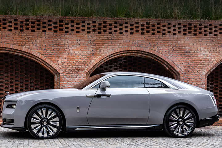 Rolls-Royce Spectre Left Side View