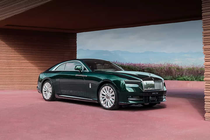 Rolls-Royce Spectre Right Front Three Quarter