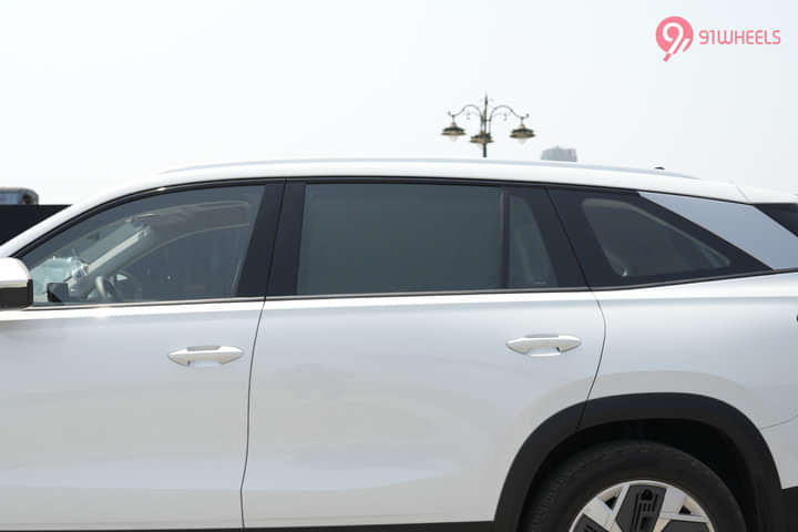 Skoda Kodiaq Side Glass Housing