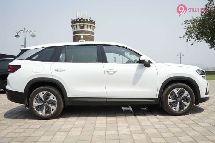 Skoda Kodiaq Right Side View