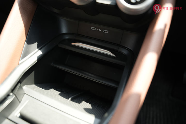 Skoda Kodiaq USB Port/Power Socket/Wireless Charging