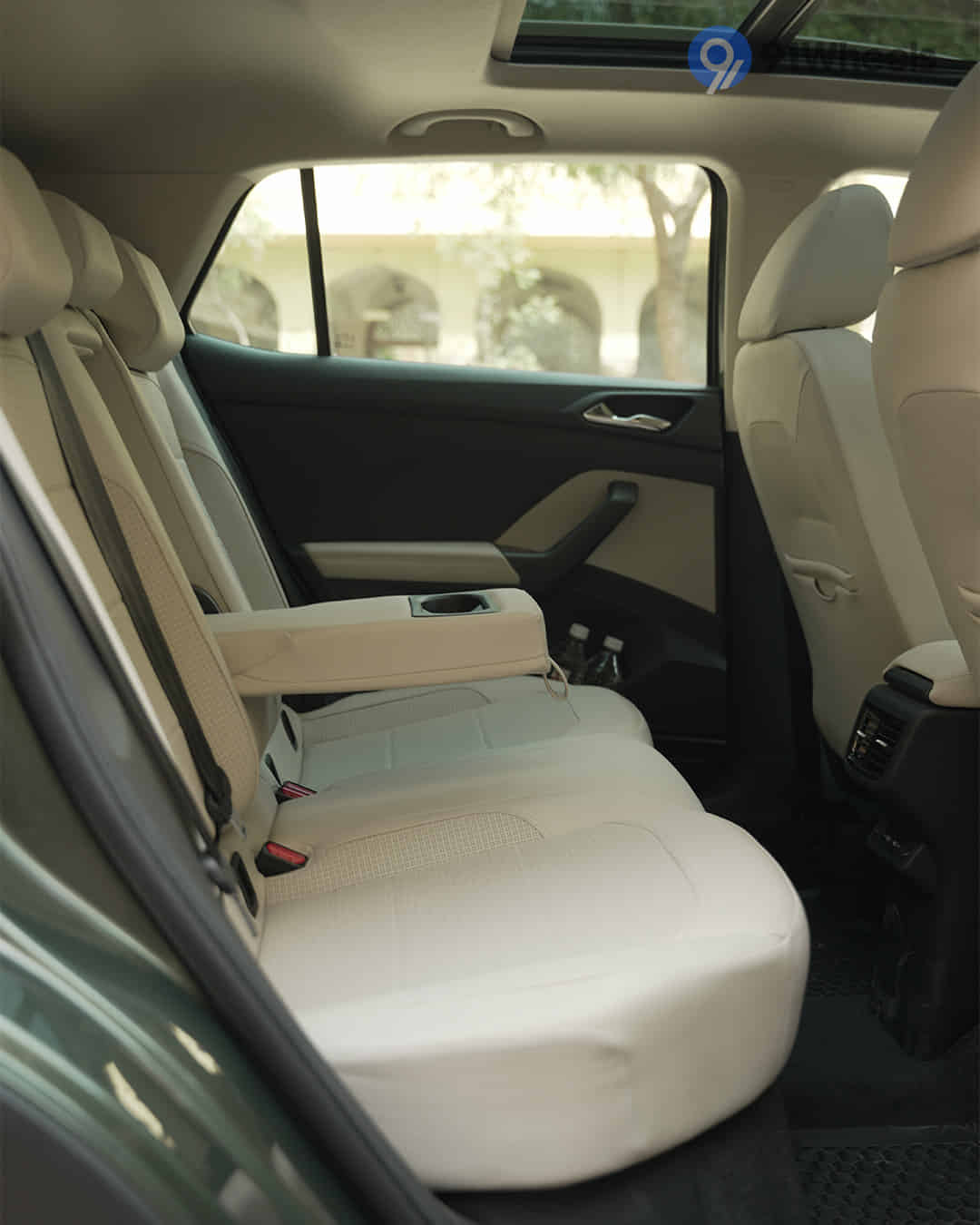 Rear Seats Rear Seats