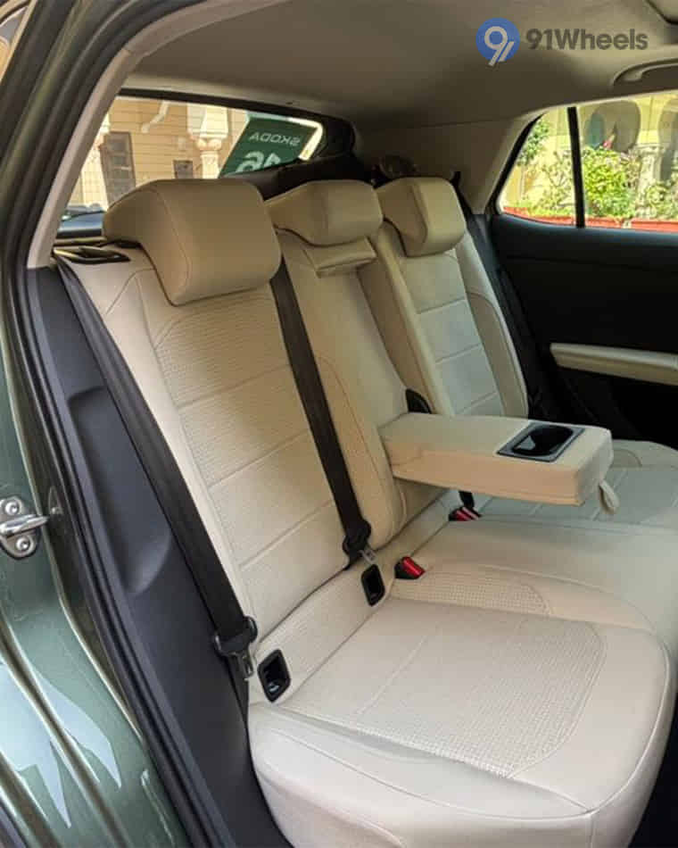 Seats & Cabin Comfort - 7 Seats & Cabin Comfort - 7