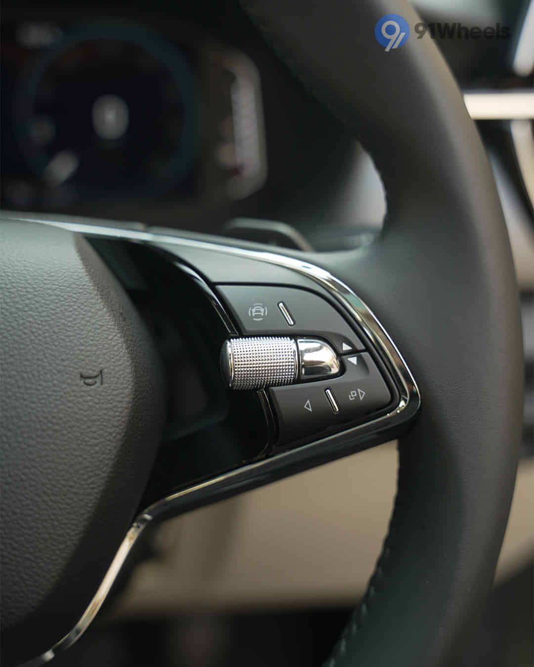 Right Steering Mounted Controls Right Steering Mounted Controls