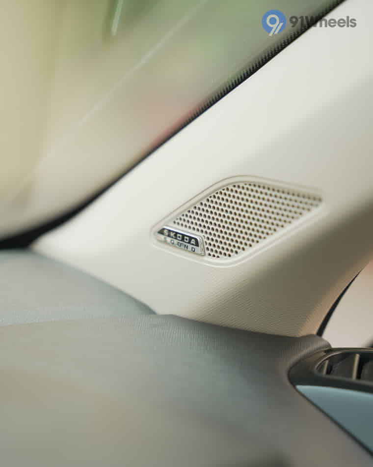 Infotainment & Charging - 2 Infotainment & Charging - 2