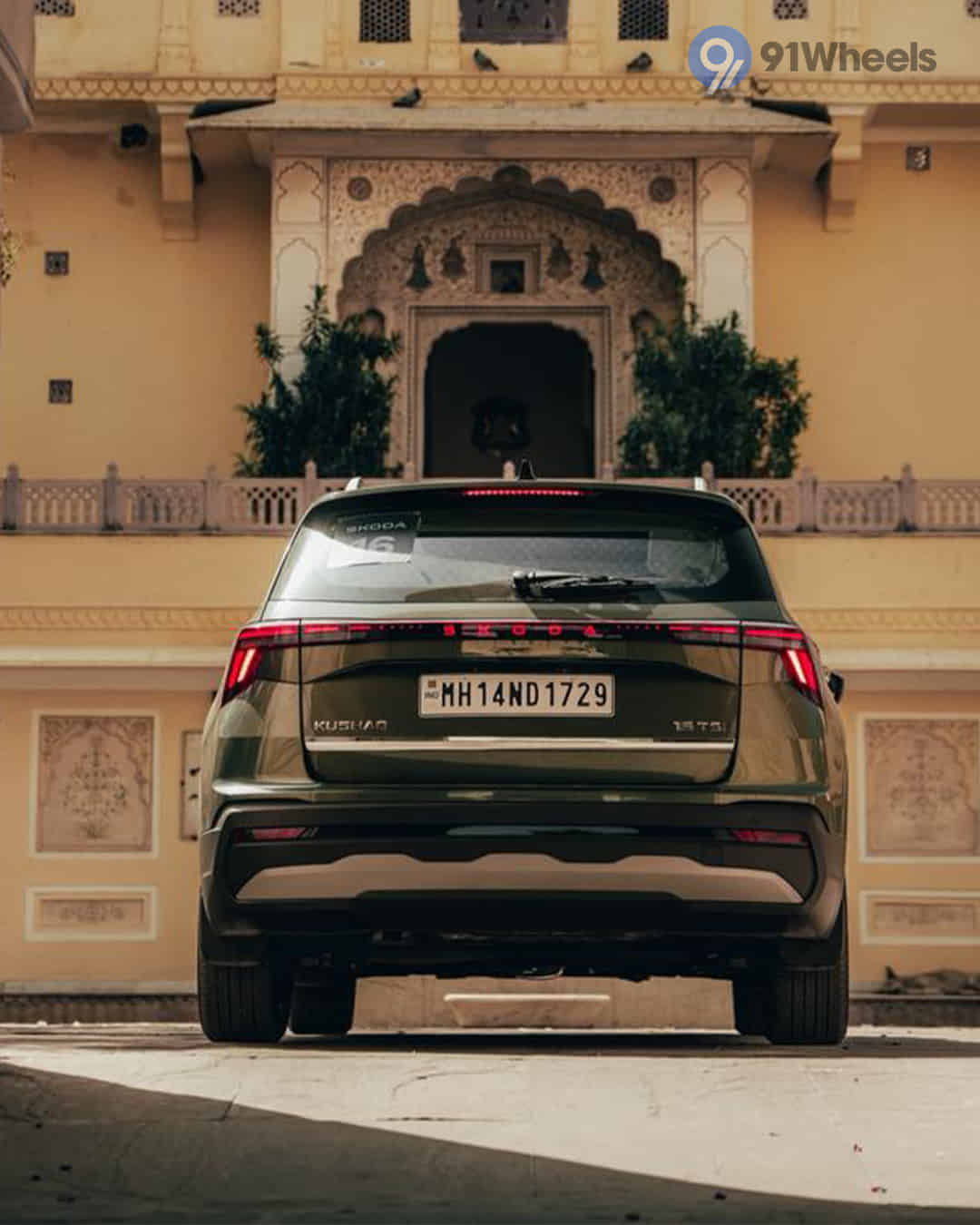 Rear Windshield / Windscreen Rear Windshield / Windscreen