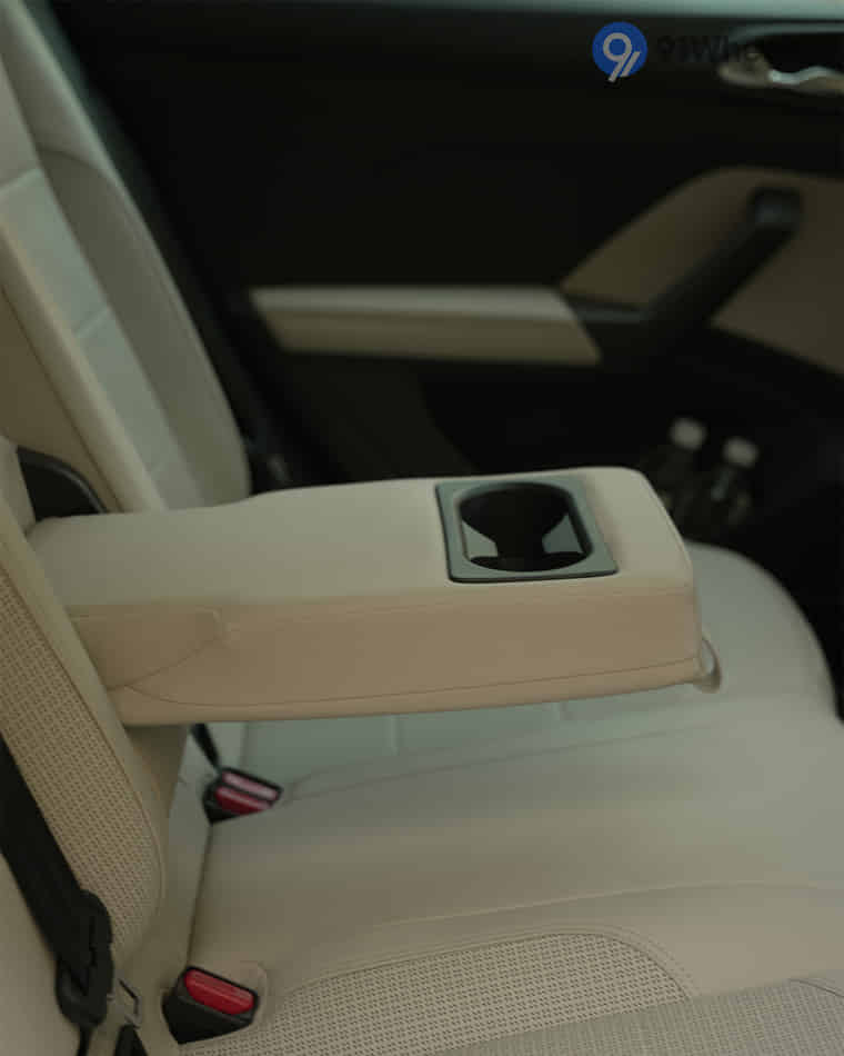 Seats & Cabin Comfort - 2 Seats & Cabin Comfort - 2