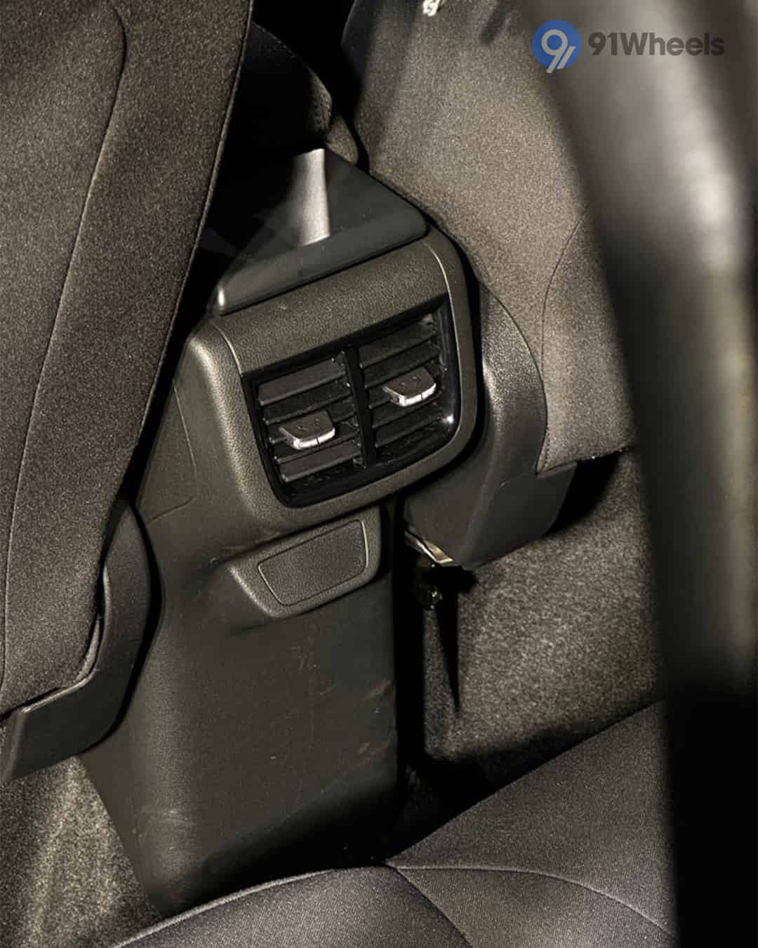 Rear Row Air Vents Rear Row Air Vents