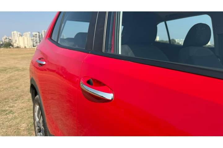Skoda Kylaq Driver Side Door Pad Handle
