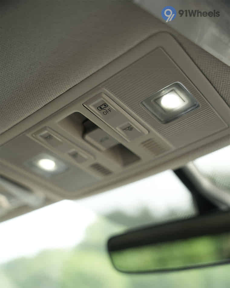 Infotainment & Charging - 5