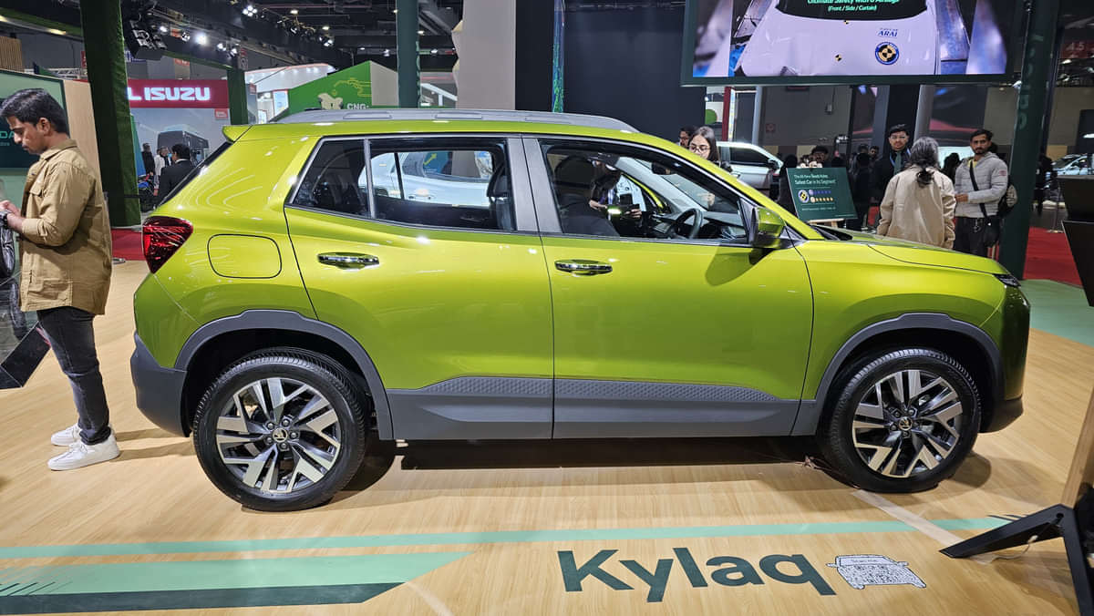 Skoda Kylaq Right Side View