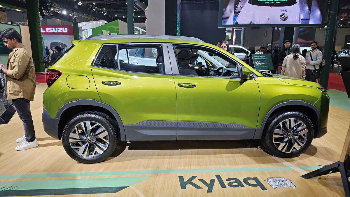 Skoda Kylaq Right Side View