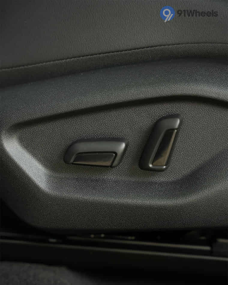 Seats & Cabin Comfort - 9