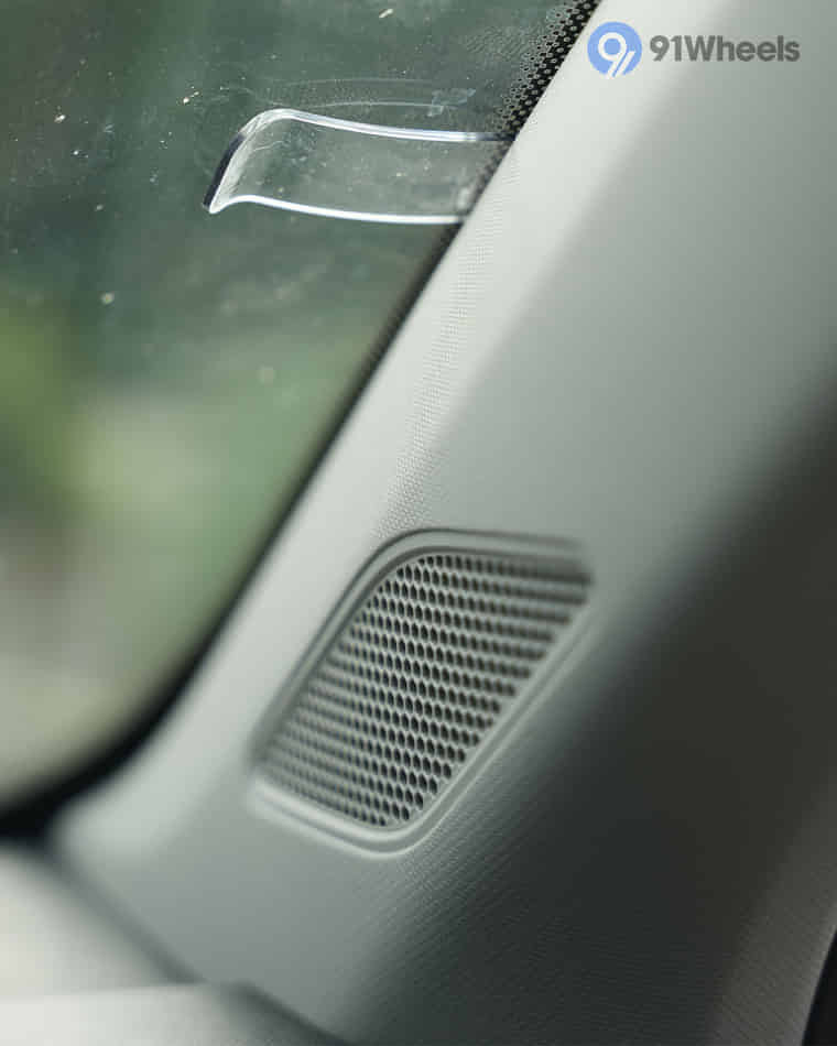 Infotainment & Charging - 3