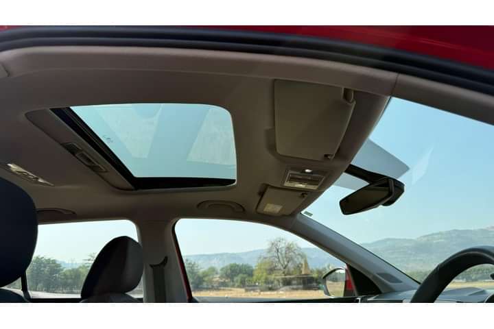 Skoda Kylaq Roof Mounted Controls/Sunroof & Cabin Light Controls