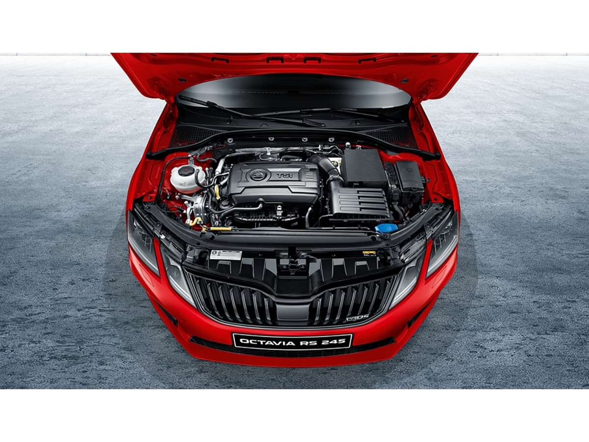 Skoda Octavia RS 245 2020-2021 Engine Bay